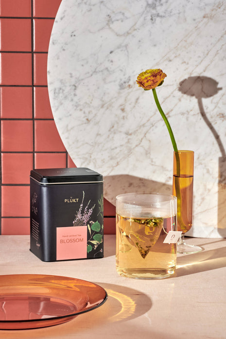 Plūkt Blossom — Nordic Flower Herbal Tea, 25 Bags — product detail view 2