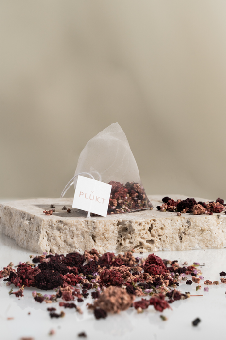 Whole Summer — Nordic Berry Herbal Tea, 20 Bags — product detail view 2