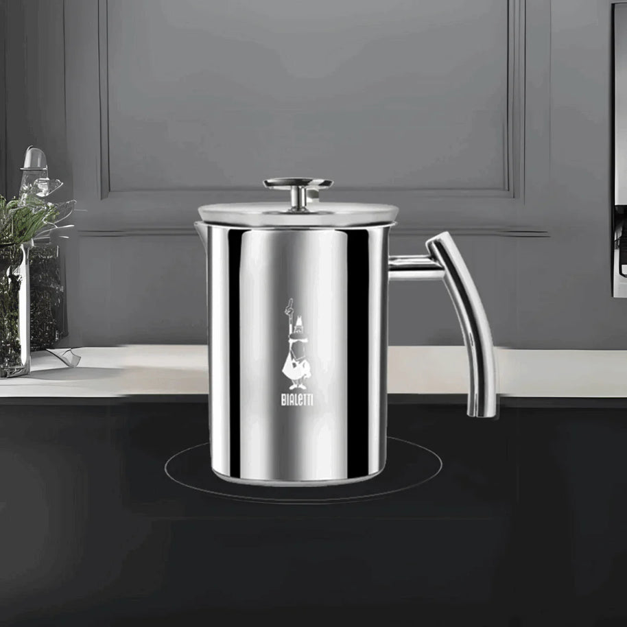 Bialetti Manual Milk Frother — product detail view 5